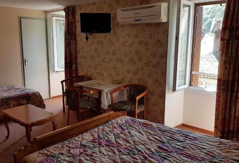 غرفة قياسية ثلاثية, Hôtel Du Lion D'or