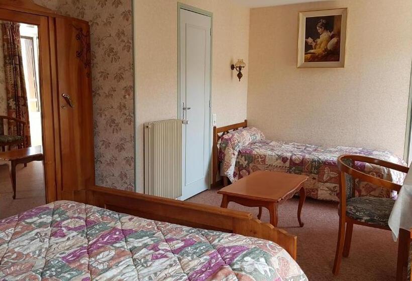 غرفة قياسية ثلاثية, Hôtel Du Lion D'or