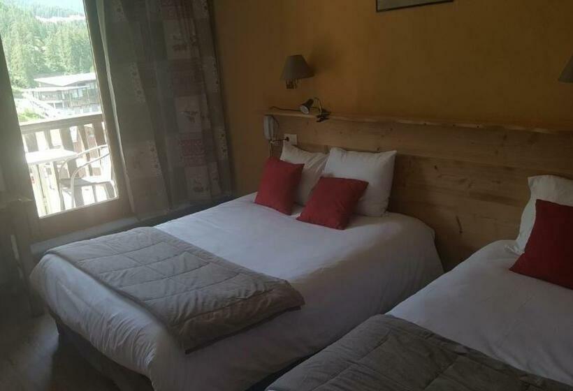 Номер Стандарт Трехместный, Hôtel L Escale Blanche