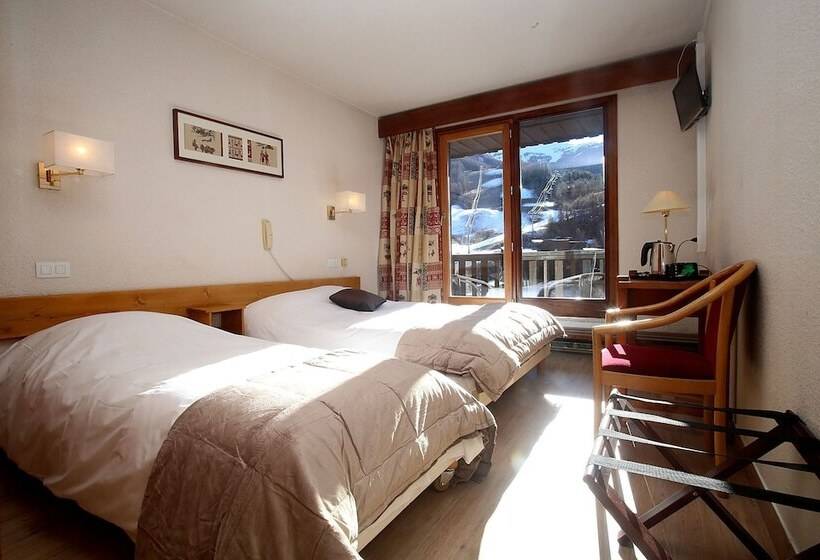 غرفة قياسية ثلاثية, Hôtel L Escale Blanche