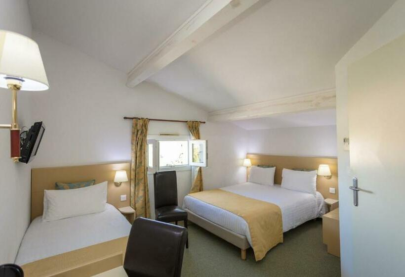 标准三人间, Le Saintgenies