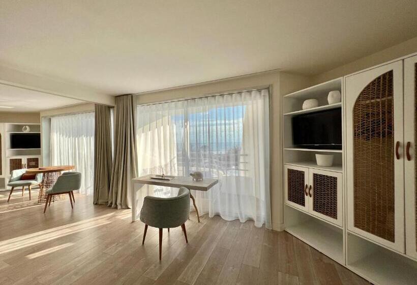 Люкс Deluxe Вид на Море, Hôtel Les Corallines – Thalasso & Spa