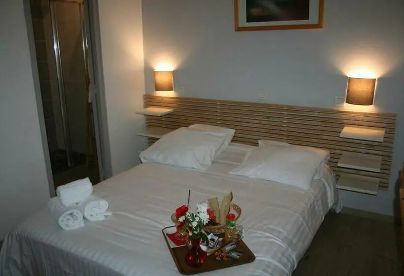 Standard Kolmen Hengen Huone, Hôtel Les Italiens