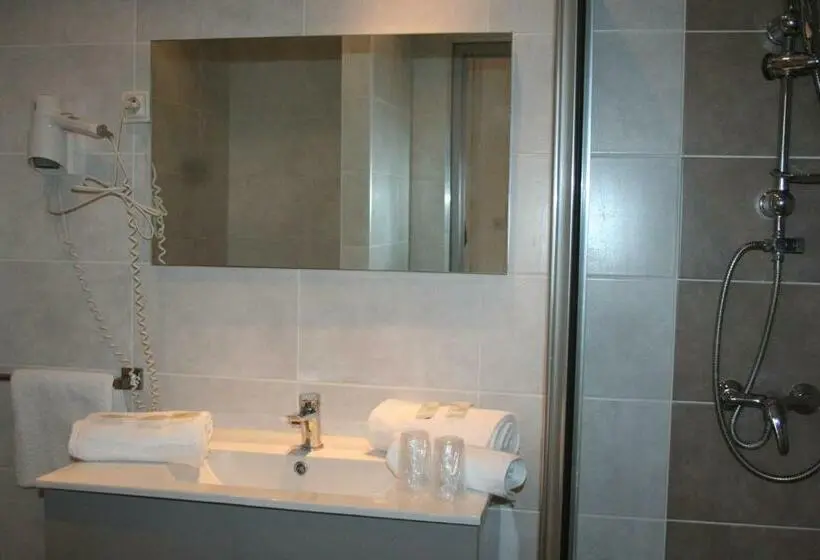 Standard Kolmen Hengen Huone, Hôtel Les Italiens