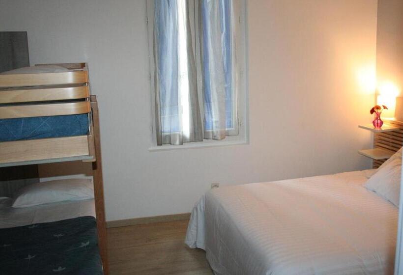 غرفة قياسية رباعية, Hôtel Les Italiens