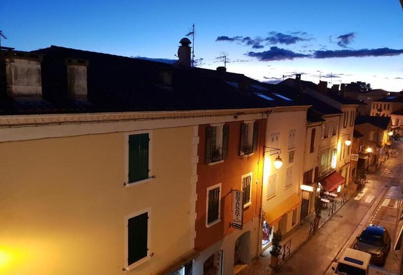 اتاق استاندارد سه نفره, L Escapade