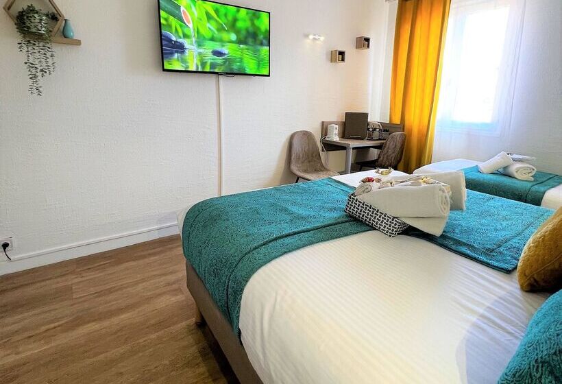 Номер Стандарт Трехместный, L Escapade