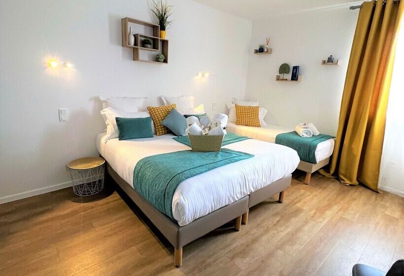 Номер Стандарт Трехместный, L Escapade