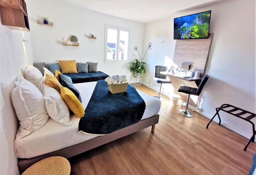 Номер Стандарт Трехместный, L Escapade