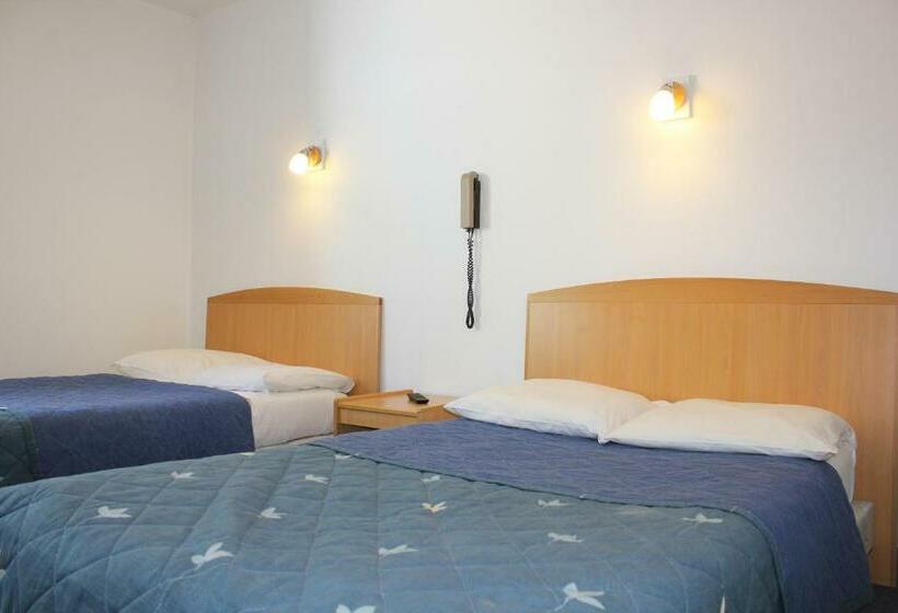 标准间, Le Chapitre