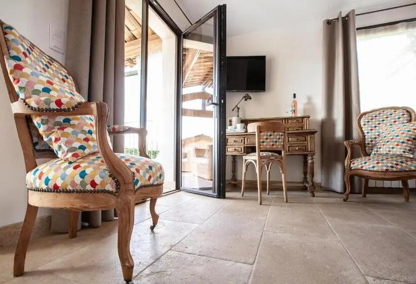 デラックスルーム, Le Clos Du Buis