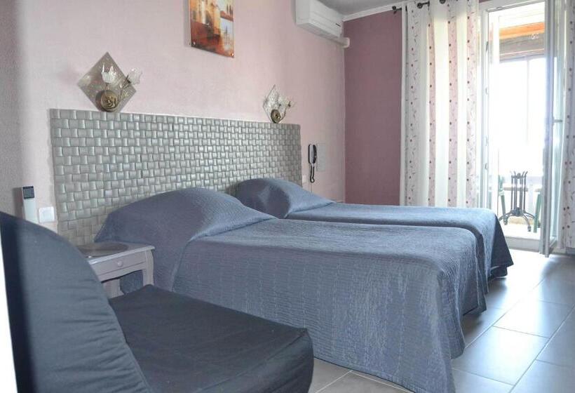 海景标准间带阳台, Hôtel Le Dauphin Bleu