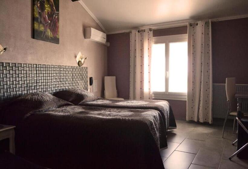 Номер Стандарт Вид на Море, Hôtel Le Dauphin Bleu