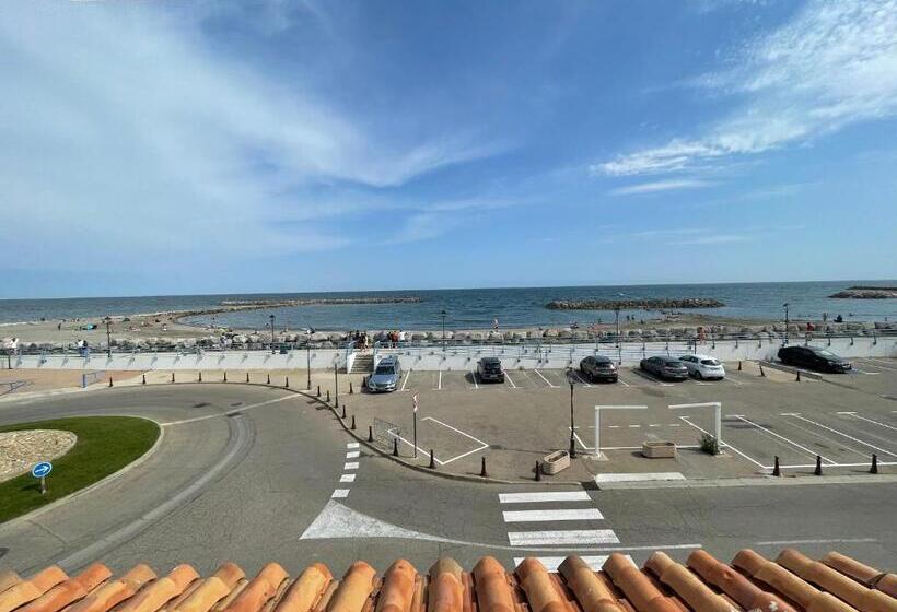Triple Room Sea View, Hôtel Le Dauphin Bleu