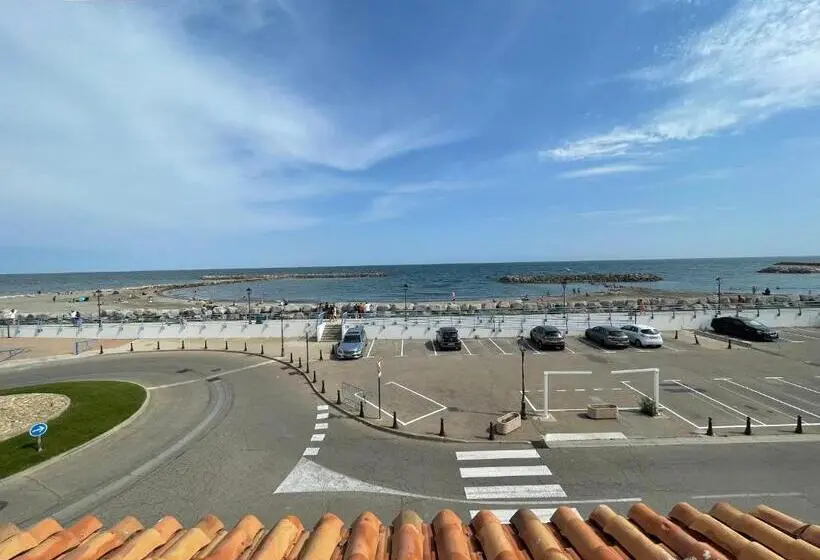 Triple Room Sea View, Hôtel Le Dauphin Bleu