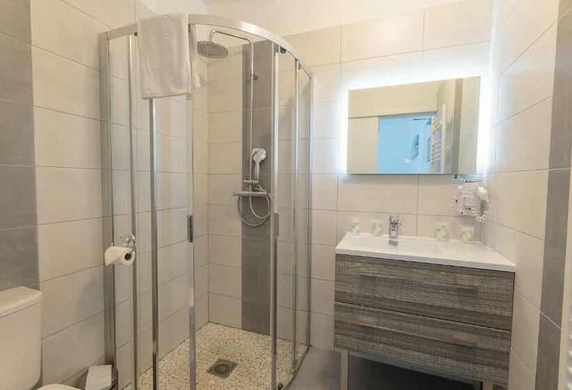 四人标准间, Le Heron Cendre