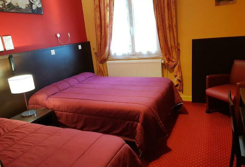 חדר סטנדרט לשלושה, Le Petit Chaperon Rouge