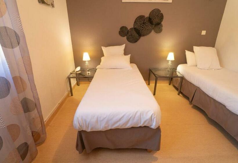 스탠다드 트리플 룸, Le President Gare Nimes Pont Du Gard