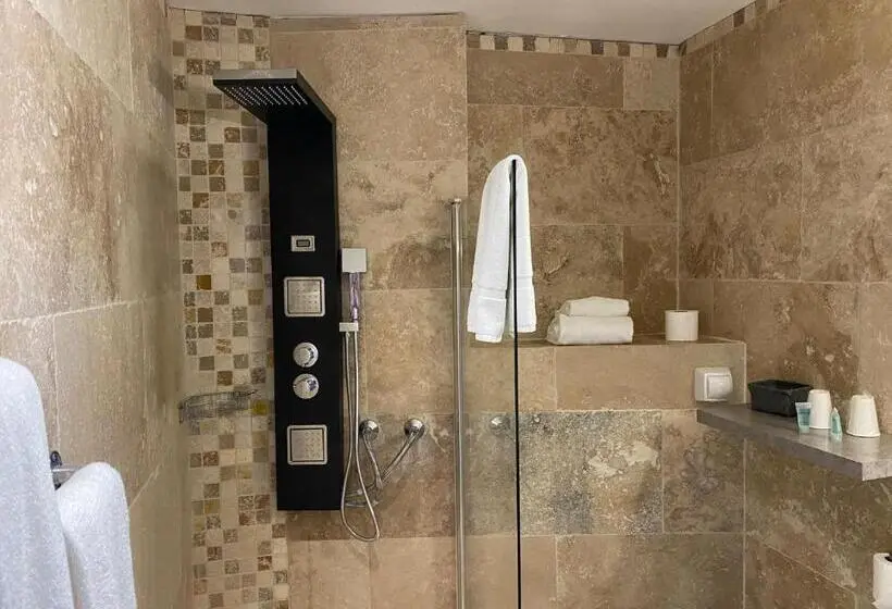デラックスルーム, Le President Gare Nimes Pont Du Gard