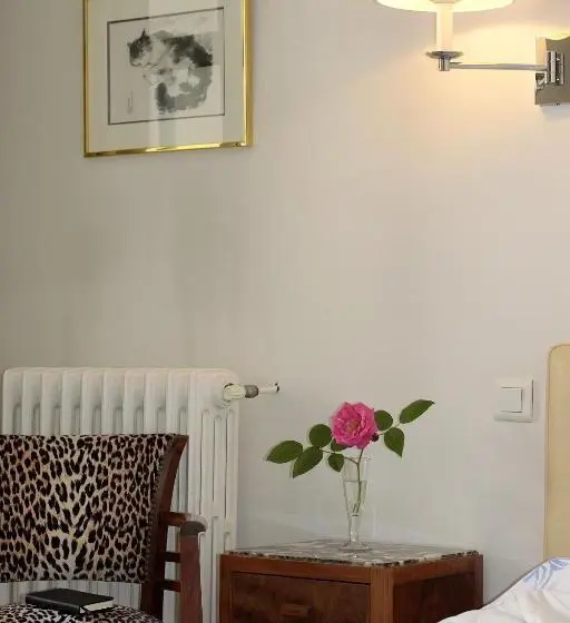 اتاق استاندارد سه نفره, Maitagaria