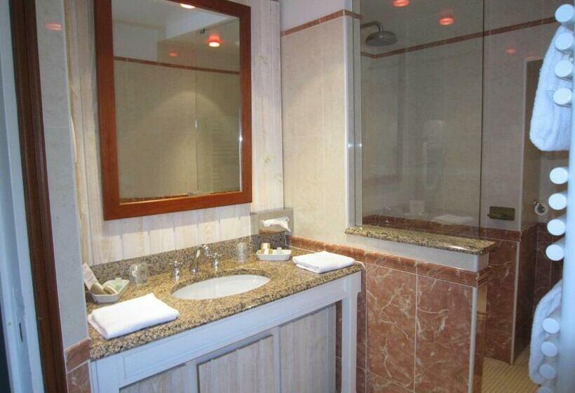 חדר בסיסי, Manoir Du Cunningham