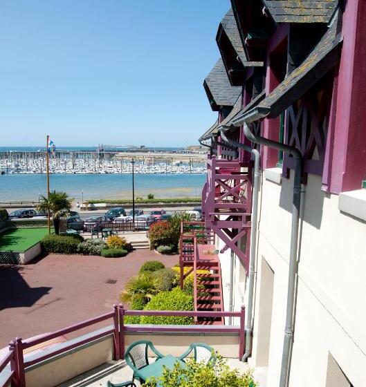 テラス付スタンダードルーム, Manoir Du Cunningham