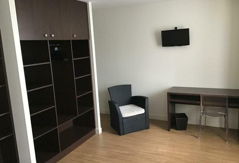 غرفة قياسية, Restaurant Elissaldia