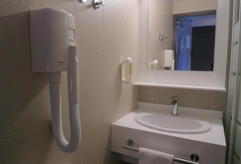 Семейный Номер, Wood Inn Bordeaux Aeroport