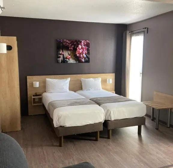 Perhehuone, Wood Inn Bordeaux Aeroport