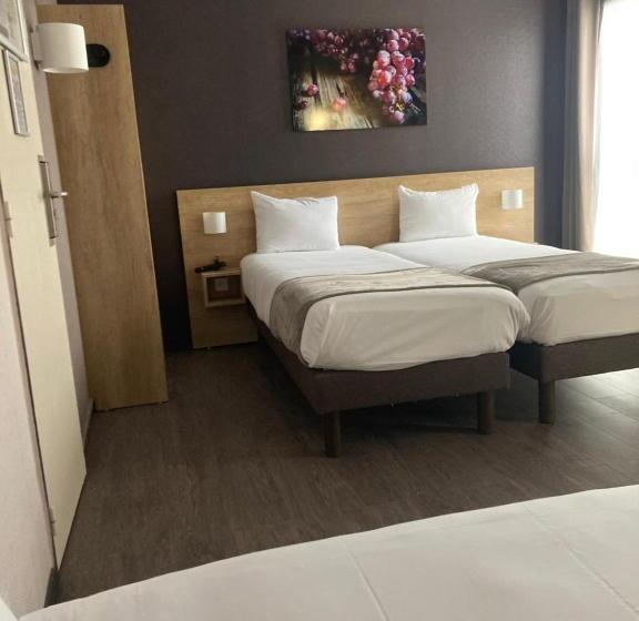 اتاق خانوادگی, Wood Inn Bordeaux Aeroport