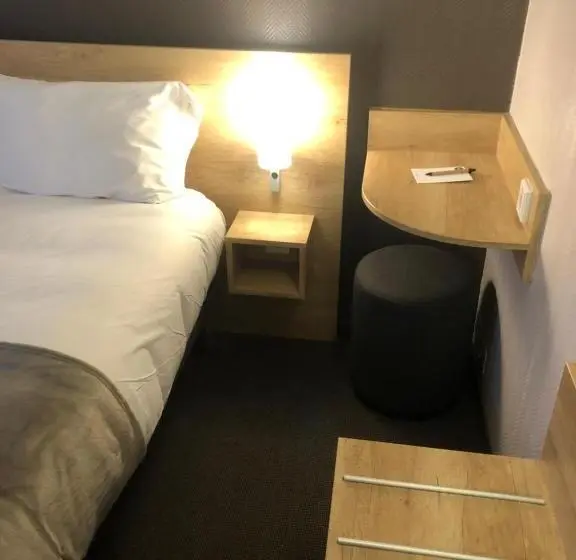 Standard Kolmen Hengen Huone, Wood Inn Bordeaux Aeroport