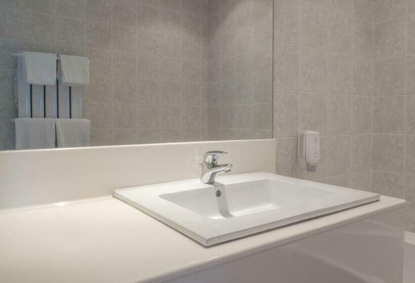 Номер Стандарт Вид на Сад, Logis Hôtel Restaurant La Vieille Ferme, Mâcon Nord