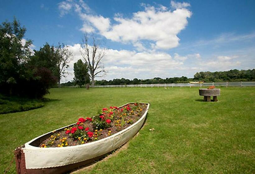 Номер Стандарт Вид на Сад, Logis Hôtel Restaurant La Vieille Ferme, Mâcon Nord