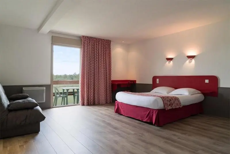 Perhehuone, Logis Hôtel Restaurant La Vieille Ferme, Mâcon Nord