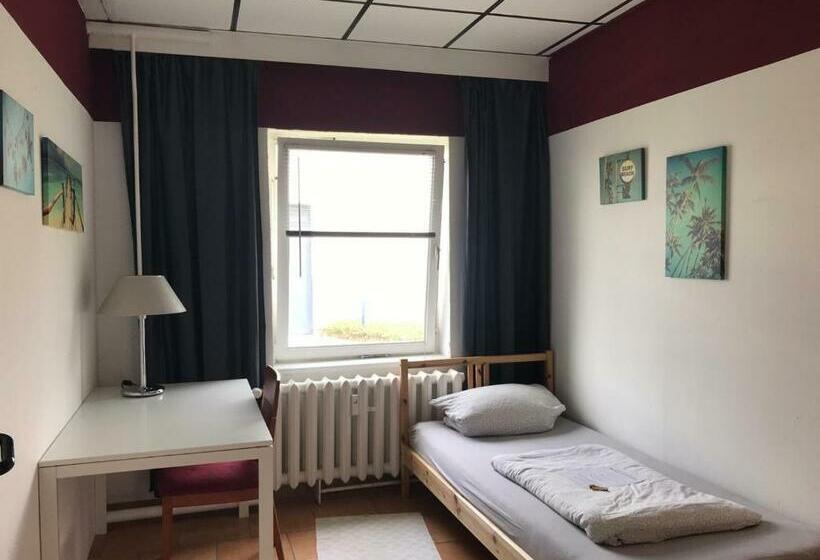 共用房间的床, M&r Hostel