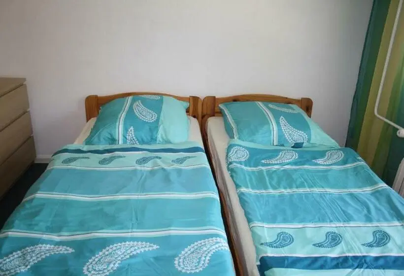 ルームシェアのワンベッド, M&r Hostel