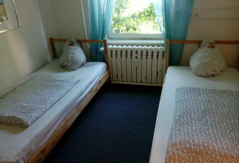 スタンダードシングルルーム, M&r Hostel