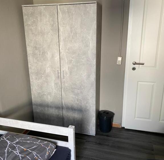 ルームシェアのワンベッド, M&r Hostel