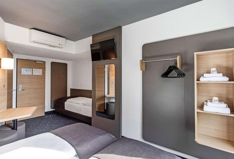 חדר סטנדרט לשלושה, B&b Hotel Lübeck