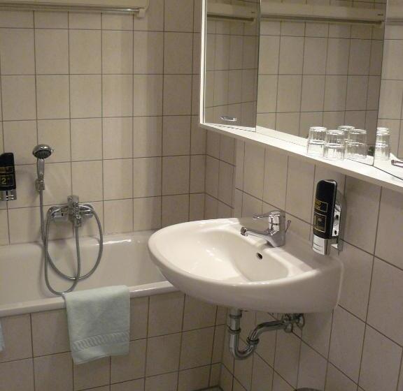 غرفة قياسية, 7 Säulen Gmbh