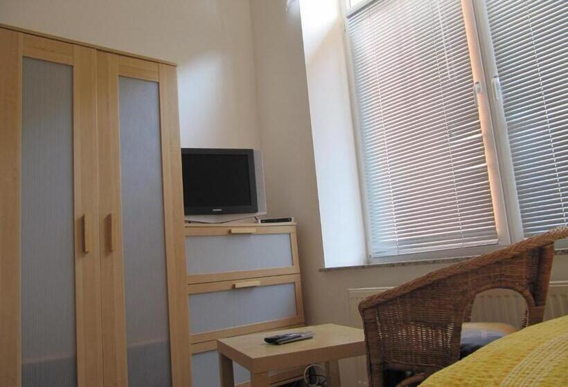 Номер Стандарт Индивидуальный, Am Bahnhof