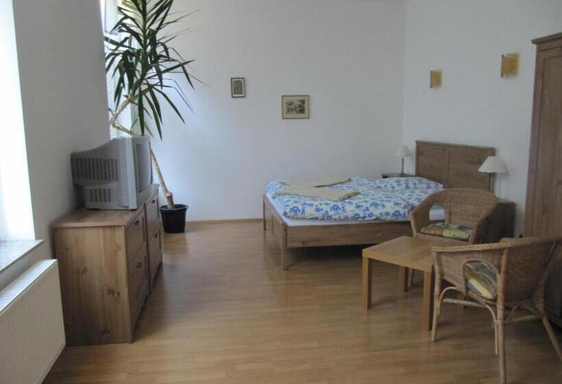 Номер Стандарт, Am Bahnhof