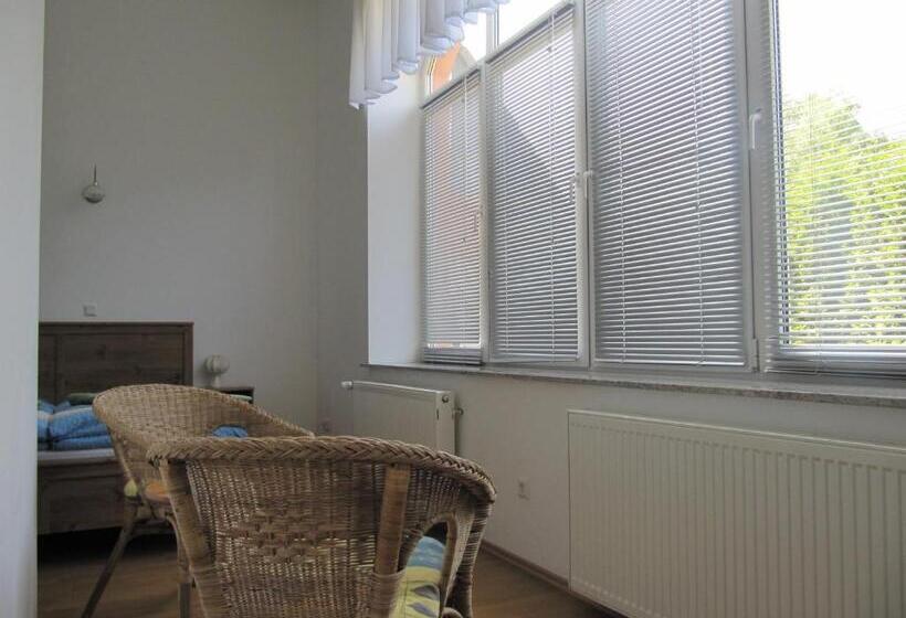 Номер Стандарт, Am Bahnhof