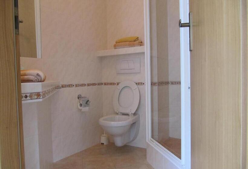 Номер Стандарт, Am Bahnhof