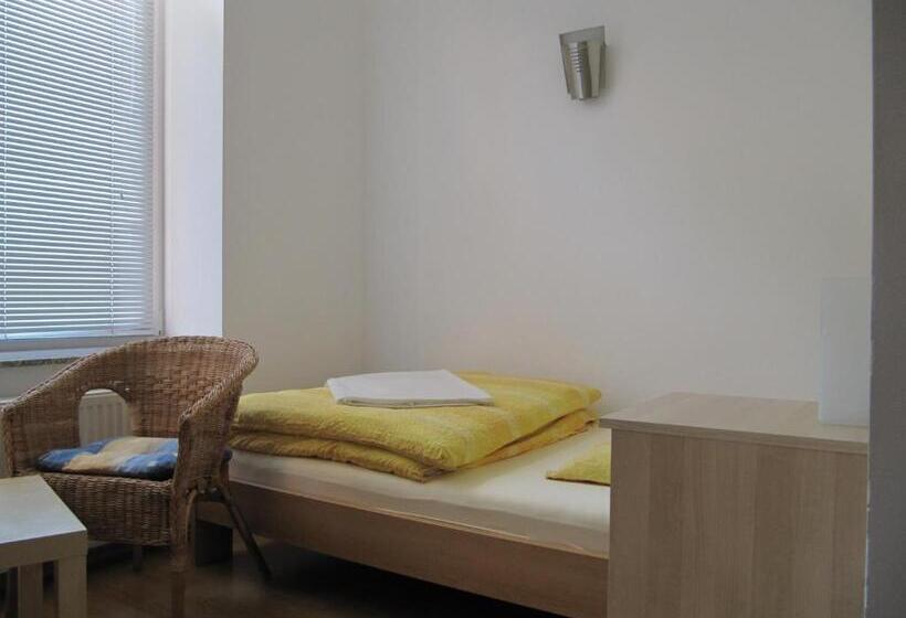 Номер Стандарт Индивидуальный, Am Bahnhof