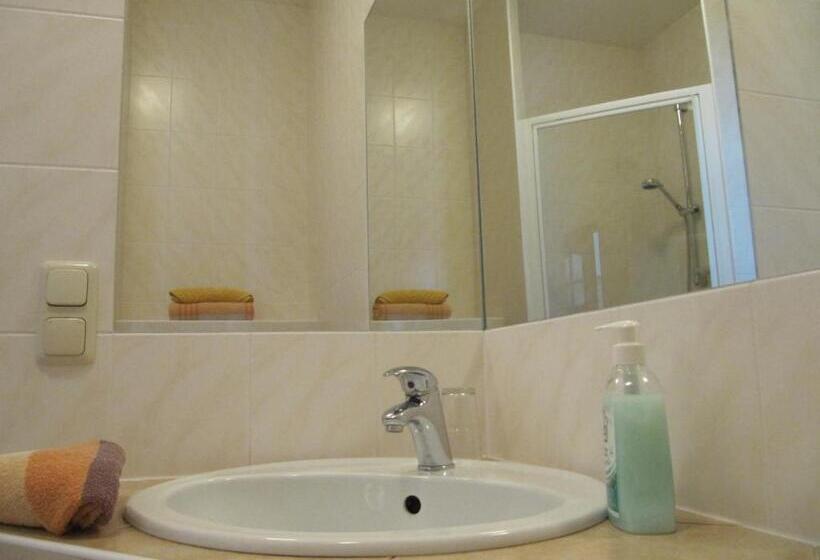 Номер Стандарт, Am Bahnhof