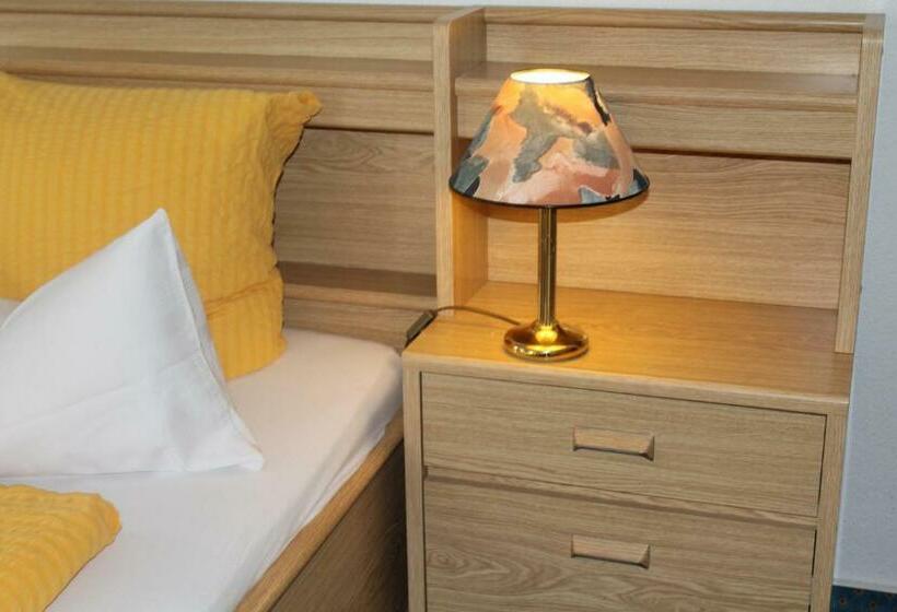 דירת שני חדרים, Carlsruh