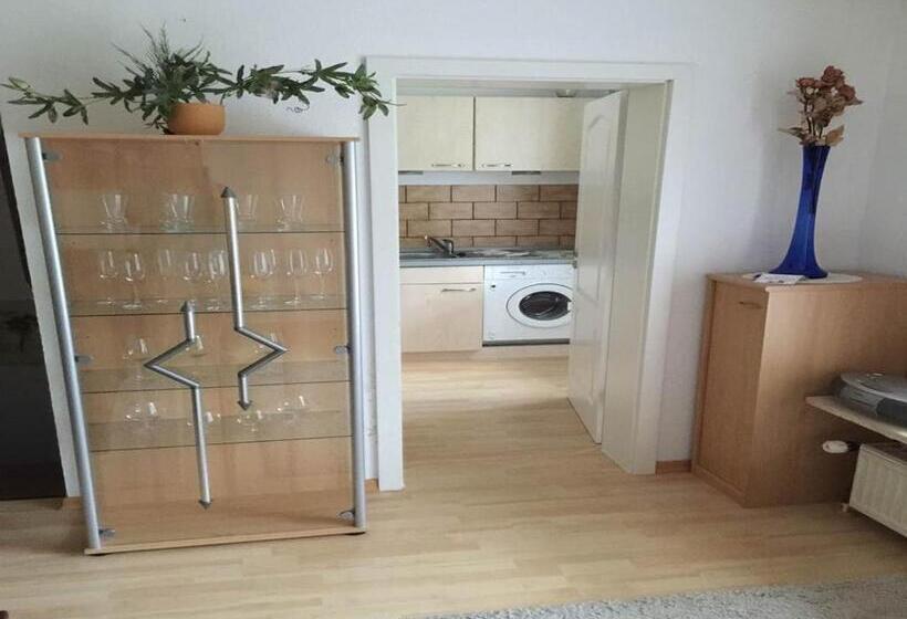 דירה בת חדר שינה 1 עם מרפסת, Carlsruh