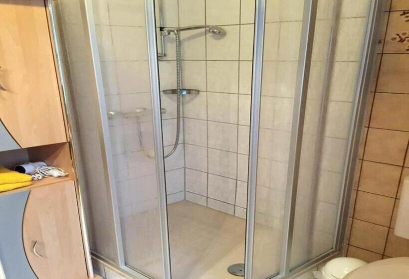 דירה בת חדר שינה 1 עם מרפסת, Carlsruh