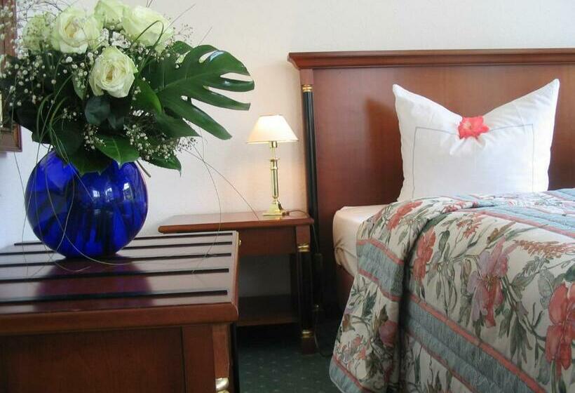 スタンダードトリプルルーム, Garni Aich